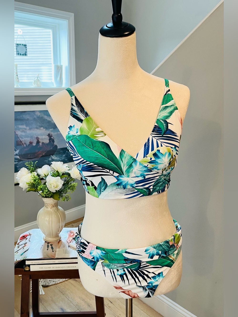 La BLANCA Bikini Set Halter Top & Triangle Bottom Hibiscus Pattern White Size 8